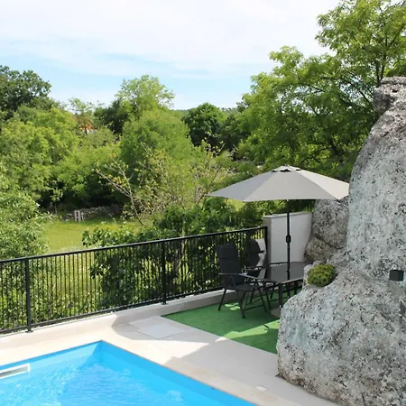 Prázdninový dům Authentic Stone House - Ivana *