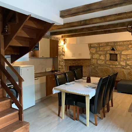 Authentic Stone House - Ivana Medvida
