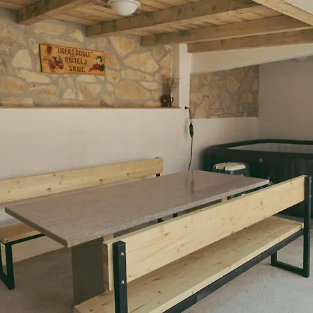 Prázdninový dům Authentic Stone House - Ivana *
