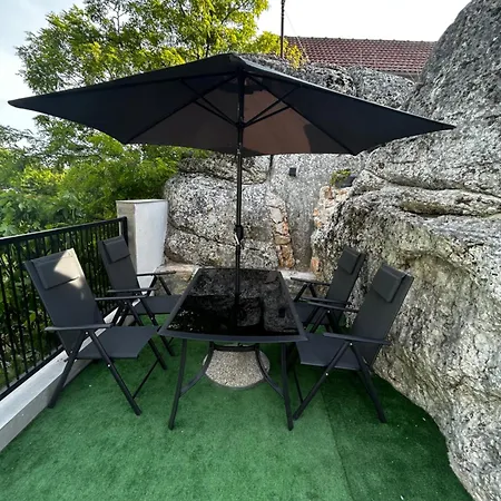 Prázdninový dům Authentic Stone House - Ivana