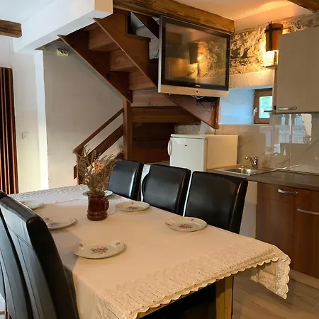 Prázdninový dům Authentic Stone House - Ivana *